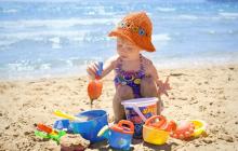 Plajda çocuklar için eğlence - ebeveynler ve çocuklar için iyi