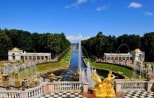 Entrance to the lower park.  Peterhof.  Palace and park ensemble Peterhof Palace fountains
